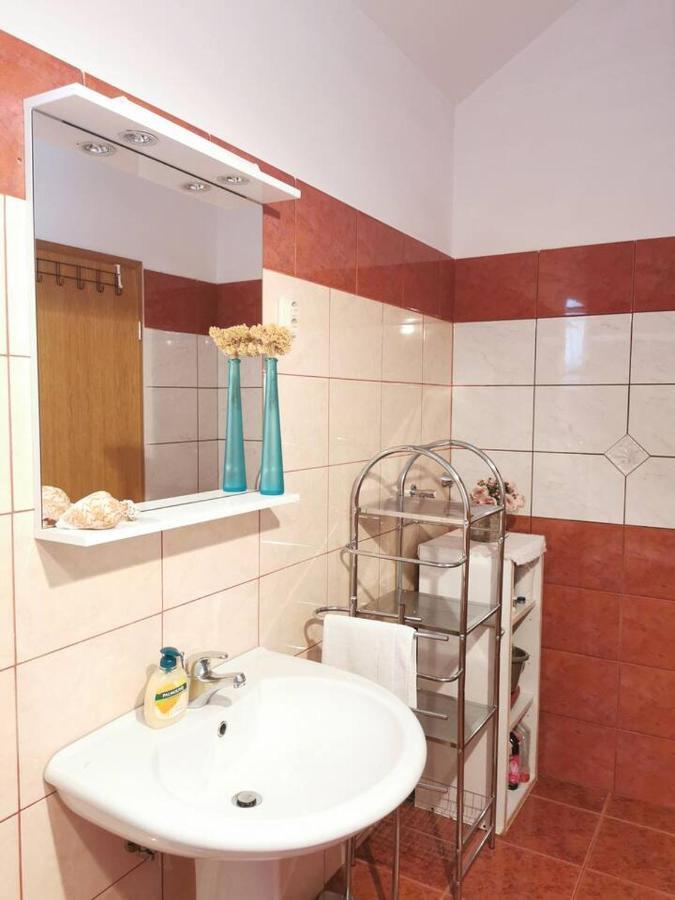 Apartment Biljana Bol Eksteriør billede