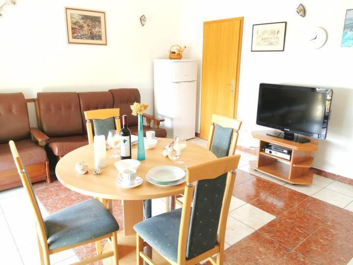 Apartment Biljana Bol Eksteriør billede